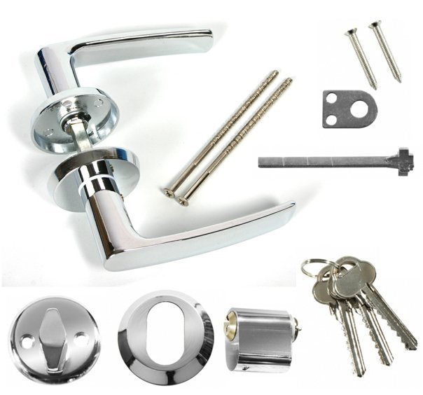 Dörrhandtag i krom med lås och tre nycklar – tillval för stuga
